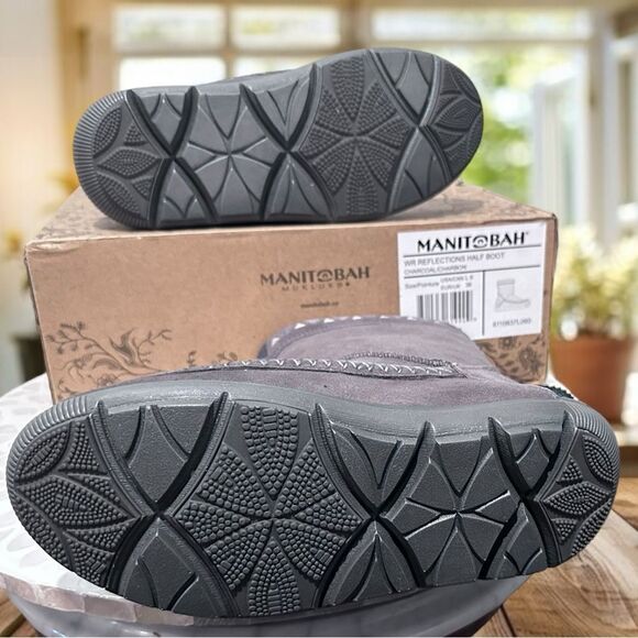 Manitobah Mukluks WR Reflections Half Ankle Boot Size 6 EU 36 - Picture 11 of 12